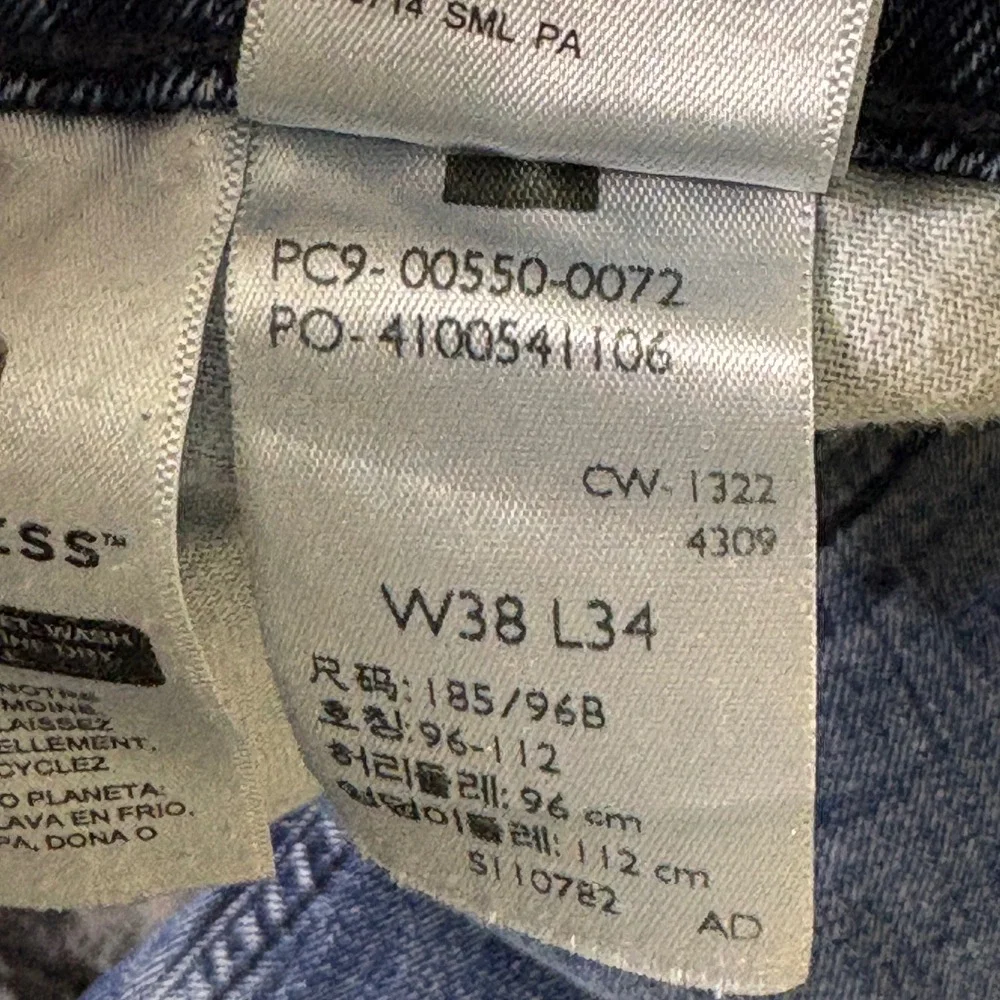 Levis measurements waist